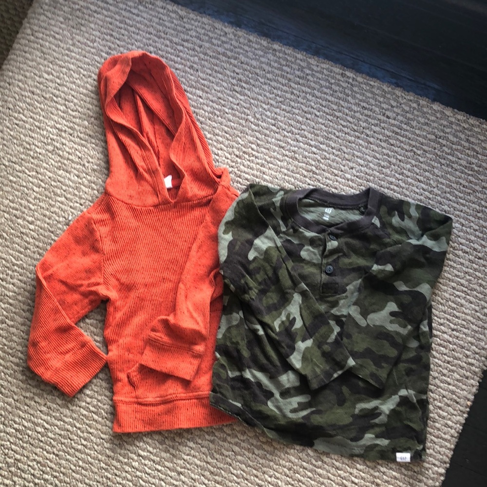 4T GAP long sleeve shirt bundle with hoodie